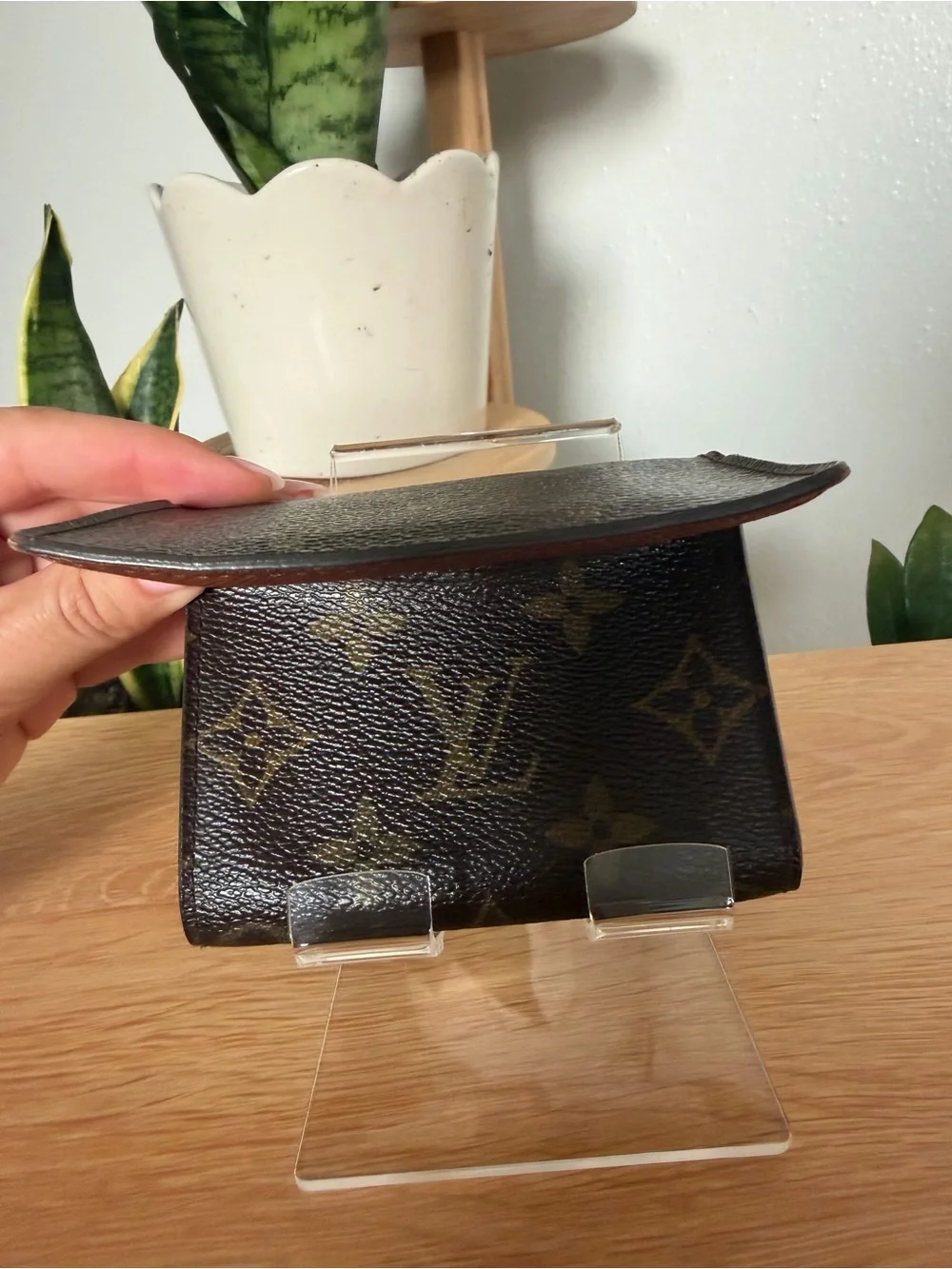 Louis Vuitton Bifold Leather Cardholder/Wallet *Rare Item* - Picture 12 of 12